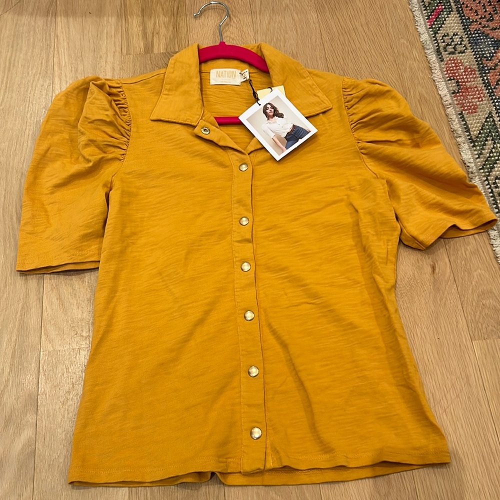 Nation LTD puff sleeve 3/4 yellow shirt size small. NWT